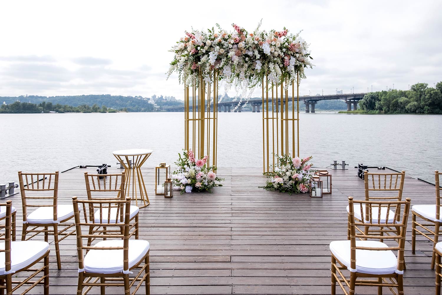 image of wedding flowers by Pollen Floral Studio
